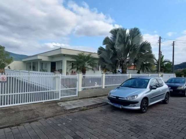 Casa com 2 quartos à venda no Estrada das Areias, Indaial , 180 m2 por R$ 800.000