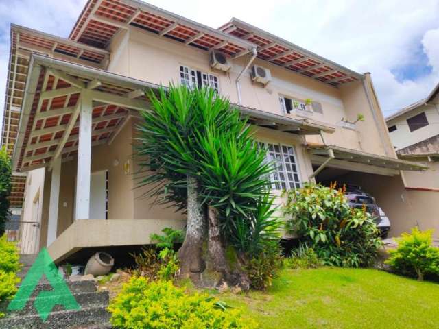 Casa com 3 quartos à venda na Escola Agrícola, Blumenau , 243 m2 por R$ 1.100.000