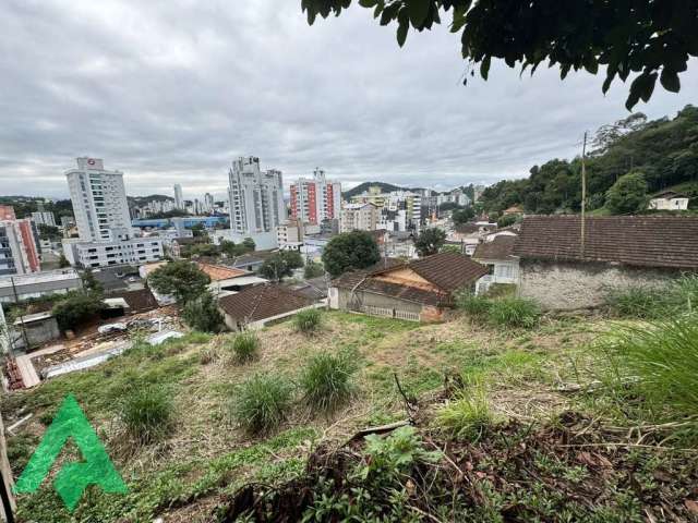 Terreno à venda no Velha, Blumenau  por R$ 399.000