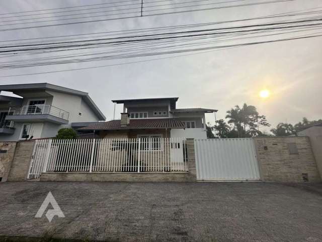 Casa com 4 quartos à venda no Velha, Blumenau , 279 m2 por R$ 1.500.000