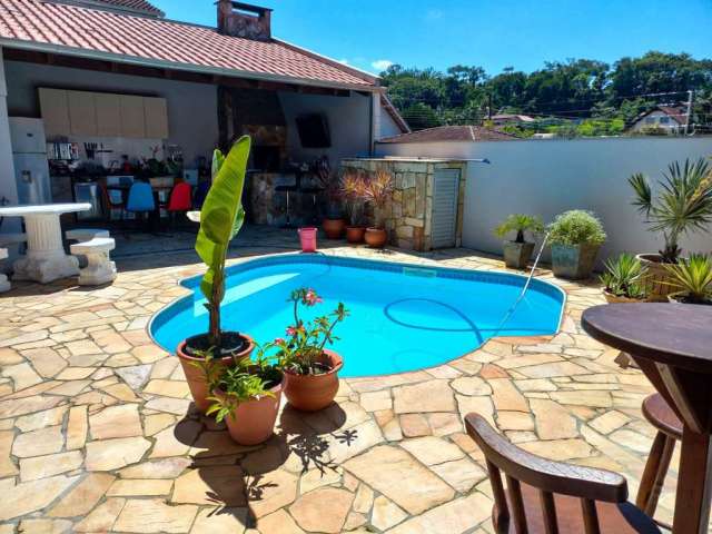 Casa com 3 quartos para alugar no Velha, Blumenau , 277 m2 por R$ 5.900