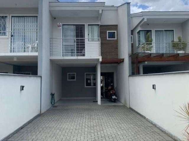 Casa com 2 quartos à venda na Rua Fernando Drefahl, 162, São Marcos, Joinville, 133 m2 por R$ 780.000