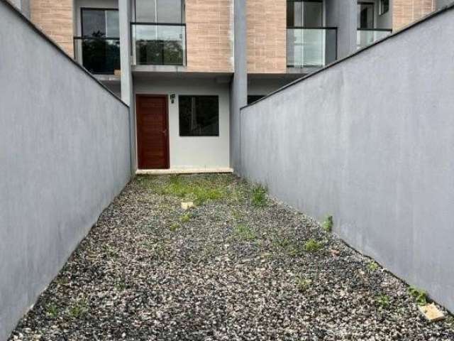 Casa à venda na Rua Botuverá, 21, São Marcos, Joinville, 75 m2 por R$ 320.000