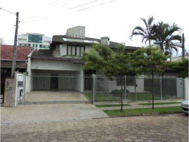 Casa com 2 quartos à venda na Rua Aracaju, 1545, Santo Antônio, Joinville, 303 m2 por R$ 1.650.000