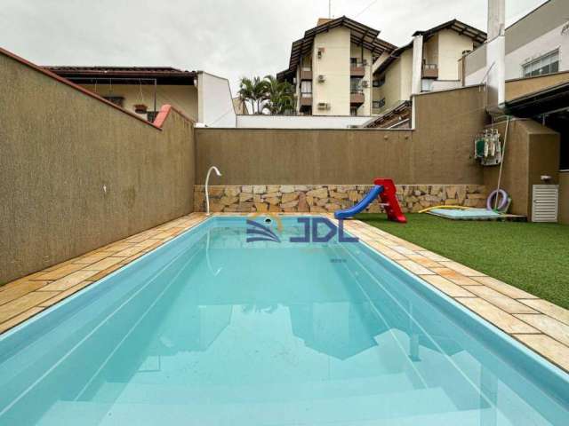 Lindo sobrado com piscina no bairro velha!!