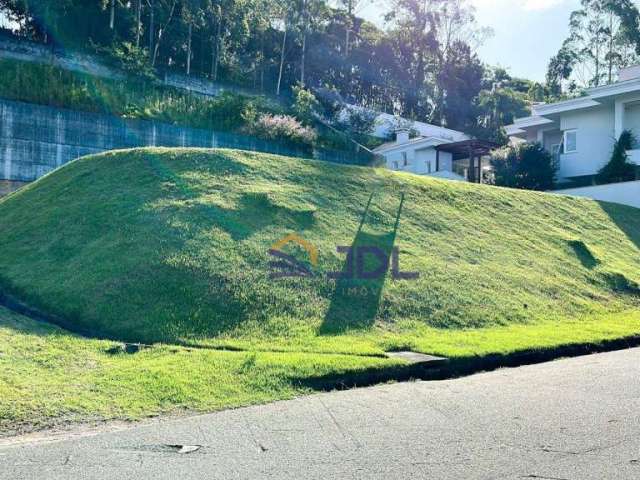 Terreno em condomínio fechado de alto padrão