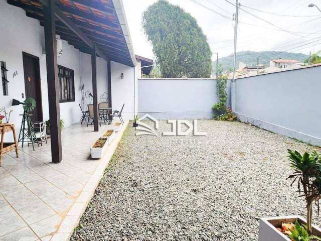 Casa com 3 dormitórios à venda, 227 m² por R$ 700.000,00 - Velha - Blumenau/SC