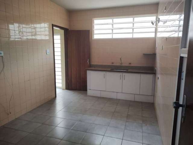 Casa com 3 dormitórios para alugar por R$ 3.000 - Nova Piracicaba - Piracicaba/SP