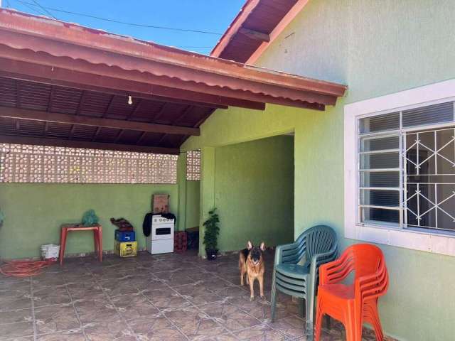 Casa à Venda com 3 dormitórios, no Jardim Paulista, em Monte Mor, SP