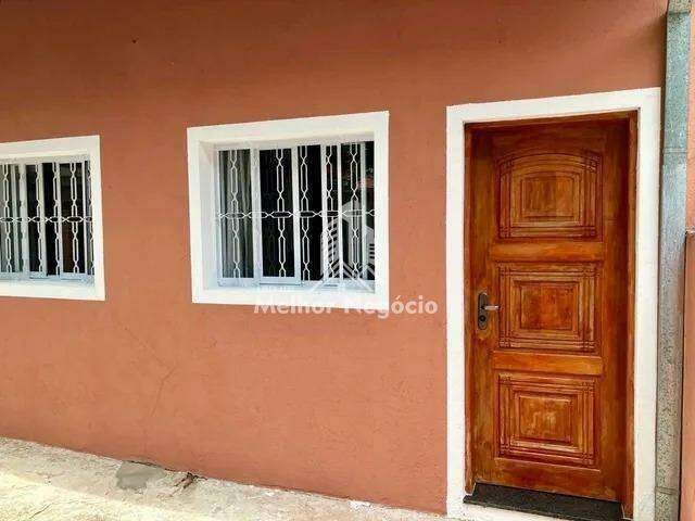 Casa à venda no Jardim Aeroporto em Campinas, SP. Casa 3 dorms, 2 banheiros, 2 vagas de garagem.