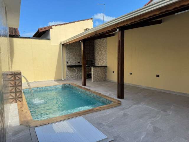 CASA COM PISCINA | 3 Dorm | Espaço gourmet com churrasqueira | Lado praia