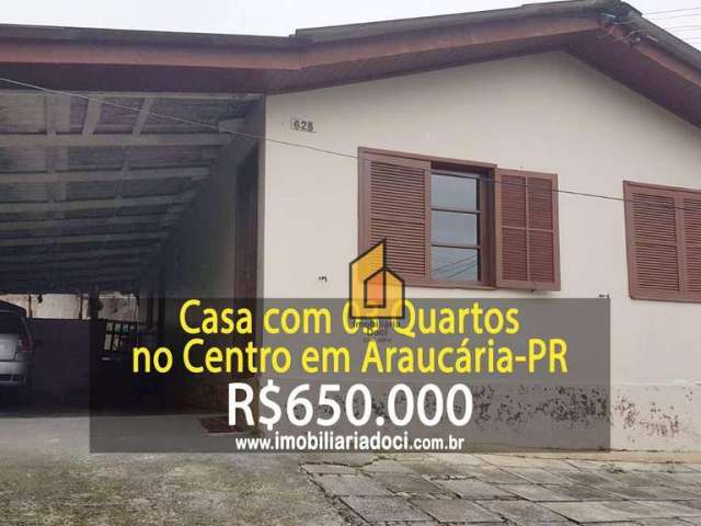 Casa com 3 dormitórios à venda, 141 m² por R$ 650.000,00 - Centro - Araucária/PR