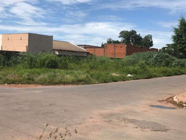 TERRENO de Esquina - a 3 minutos do Aeroporto