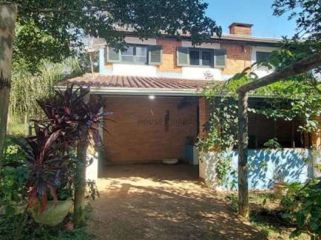 'Seu refúgio dos sonhos próximo à Chapada dos Guimarães: Chácara com casa de doi