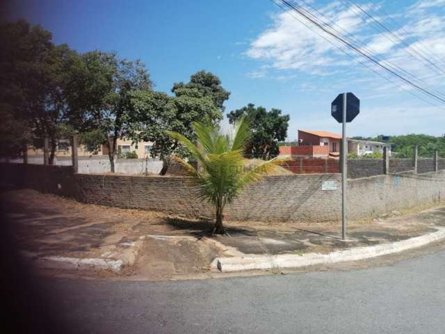 Magnífico Terreno em Esquina