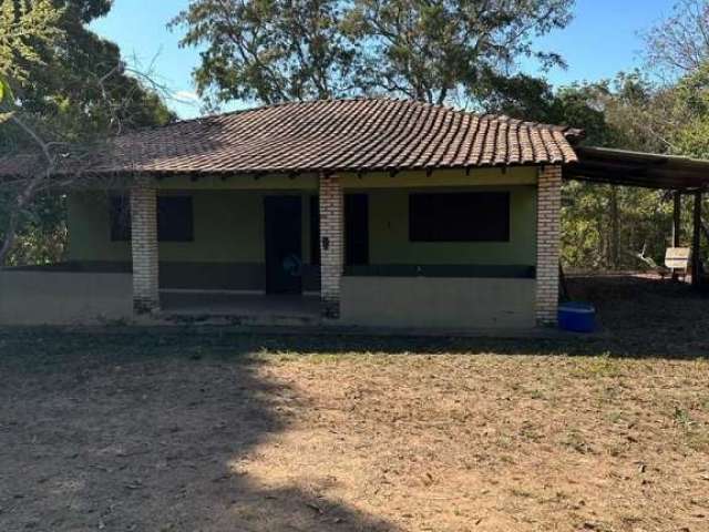 Sitio de 20 hectares, localizado no distrito do Aguaçu