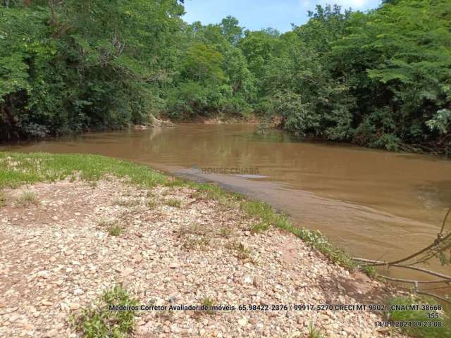 Sitio de 8,75 hectares na região da terra vermelha próximo do distrito da Guia M