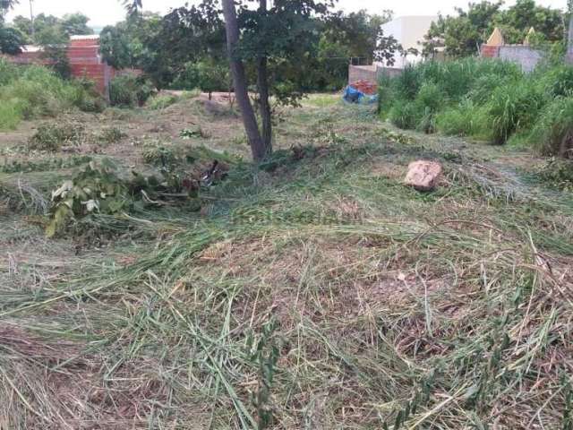 Terreno à Venda no Bairro Tropical Ville