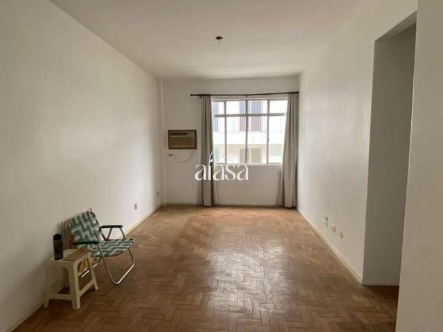 Apartamento à venda no Leblon, 3 quartos, fundos, silencioso