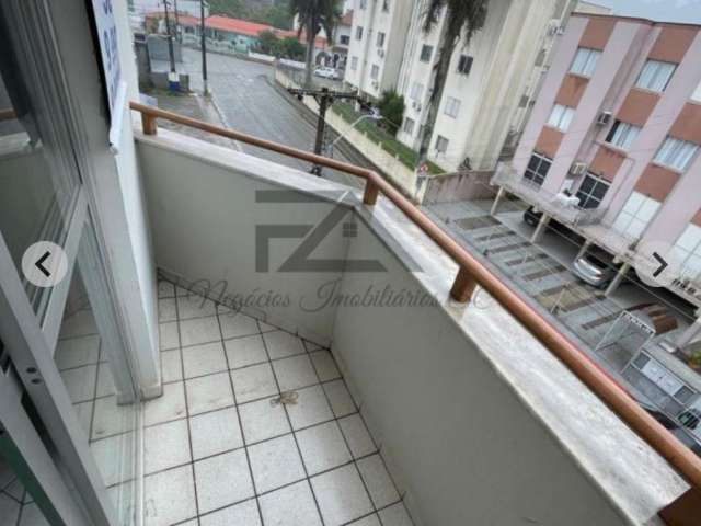 Apartamento de 2 dormitórios Roçado.