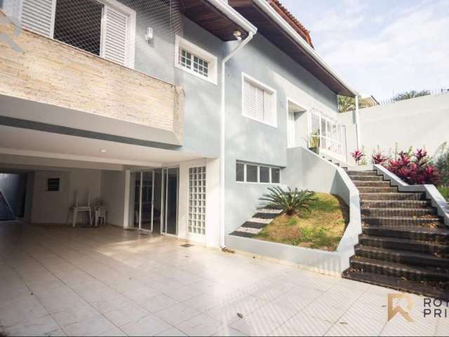 Sobrado Triplex de Rua com Quintal, Piscina e 3 quartos para venda/locação, 392 m² - Santa Felicidade - Curitiba/PR