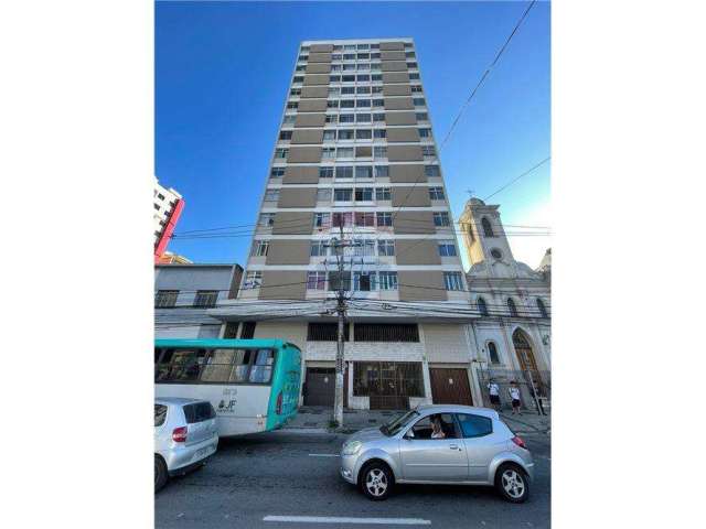 Apartamento com 2 quartos reformado- Av. Dos Andradas ao lado do Vianna Junior