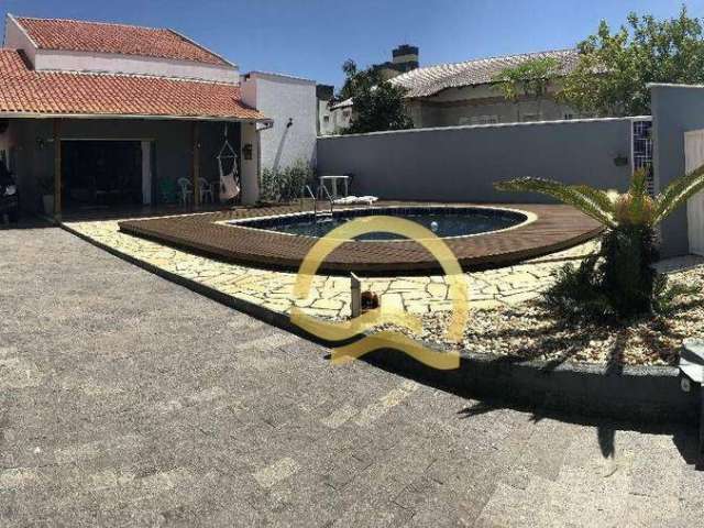 Bela Casa com Mezanino em Balneário Piçarras