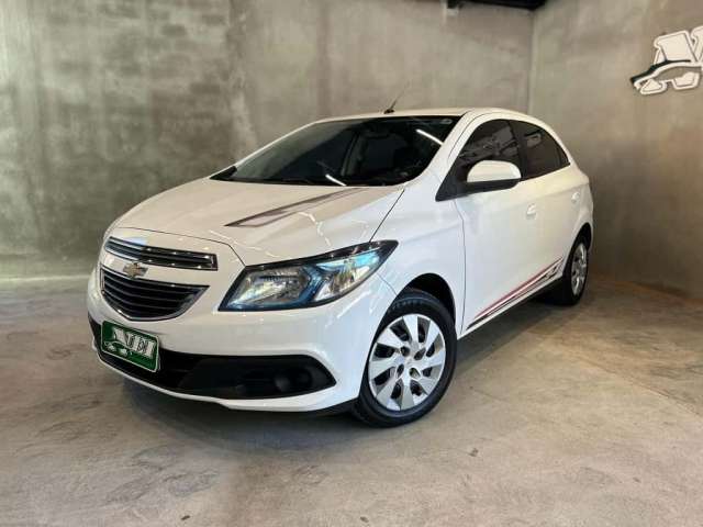 Chevrolet Onix 1.4MT LT - Branca - 2013/2013