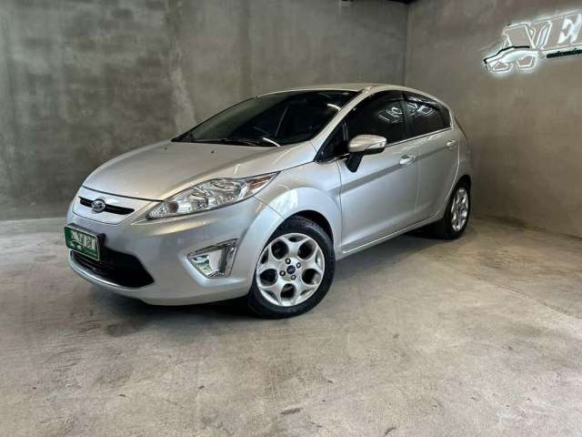 Ford Fiesta SE 1.6 8V Flex 5p  - Prata - 2012/2012