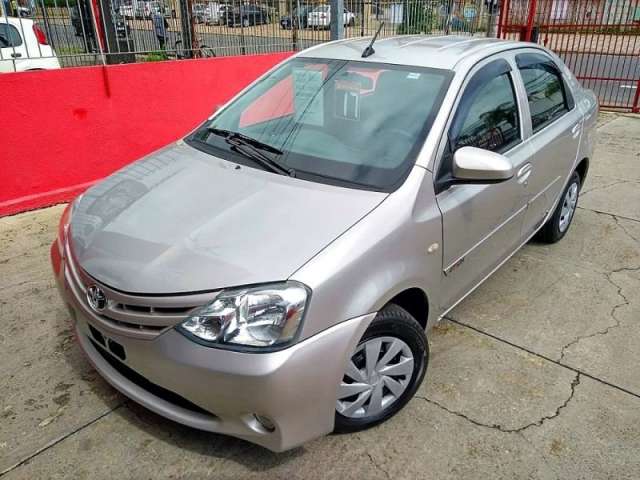 ETIOS SEDAN *CÂMBIO MANUAL 6M