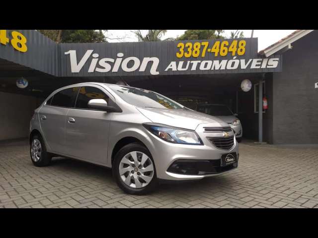 Chevrolet Onix HATCH LT 1.4 8V FlexPower 5p Mec.  - Prata - 2014/2015