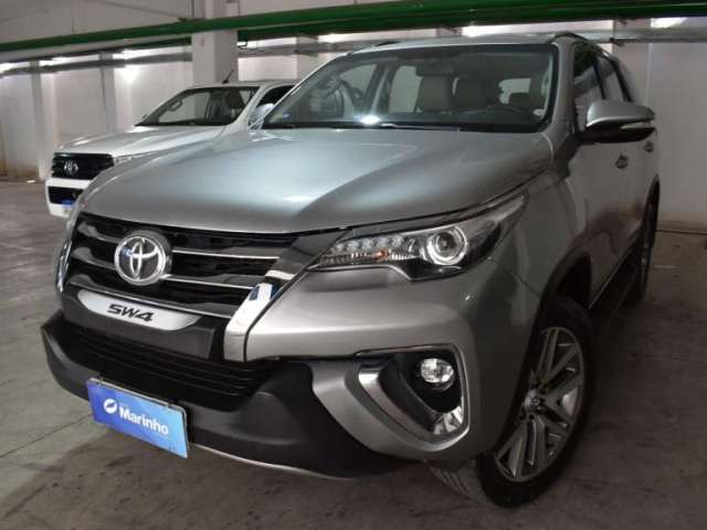 TOYOTA HILUX SW4