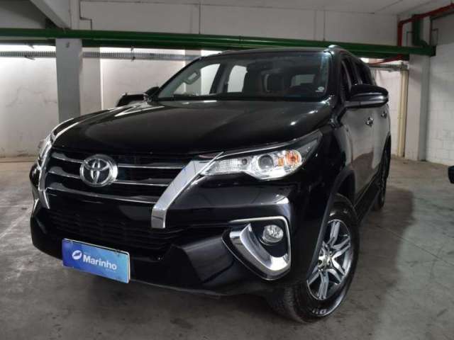 TOYOTA HILUX SW4