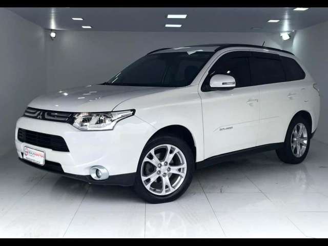 Mitsubishi Outlander 2.0  - Branca - 2014/2015