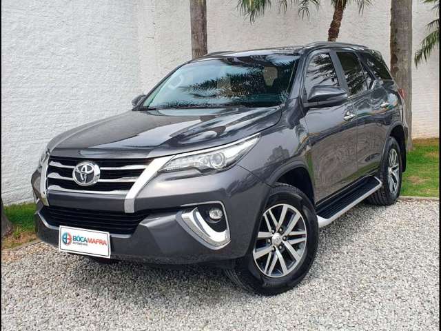 Toyota Hilux SW4 SRX 2.8  - Cinza - 2018/2018