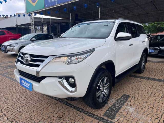 TOYOTA HILUX SW4