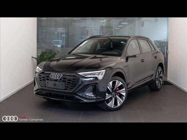 AUDI Q8 E-TRON ELÉTRICO PERFORMANCE BLACK QUATTRO