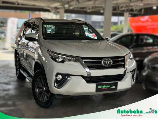 TOYOTA HILUX SW4