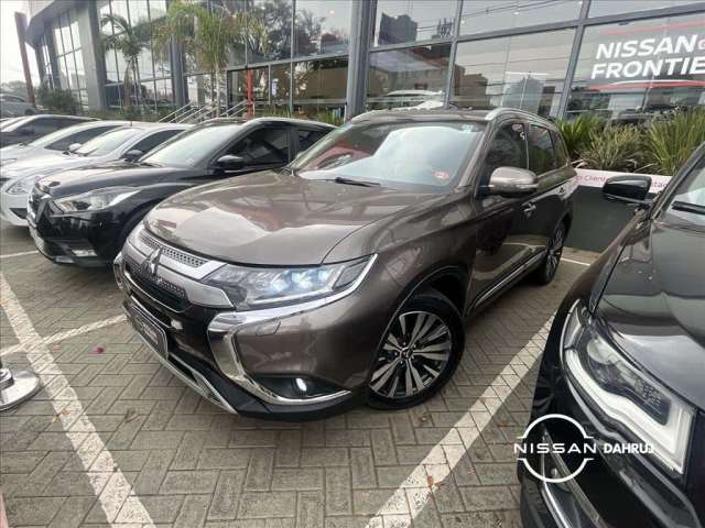 MITSUBISHI OUTLANDER 2.2 MIVEC DI-D DIESEL HPE-S AWD AUTOMÁTICO