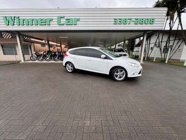 Ford Focus 2.0 16V/SE/SE Plus Flex 5p Aut. - Branca - 2015/2015