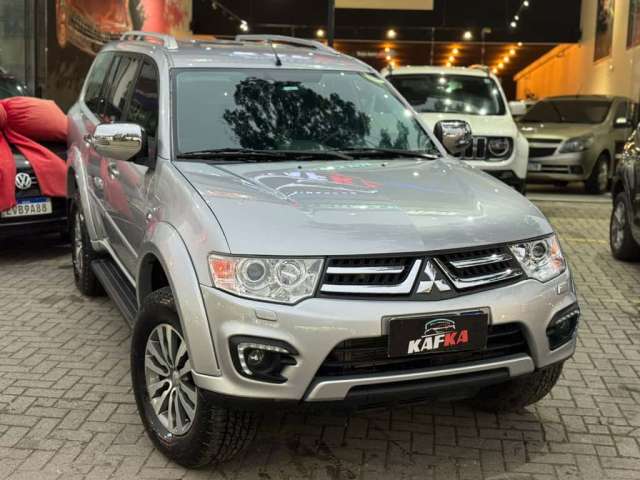 Mitsubishi Pajero HPE 3.2 4x4 T.I. Dies. 5p Aut.