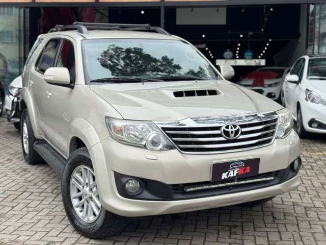 Toyota Hilux SW4 SRV D4-D 4x4 3.0 TDI Dies. Aut