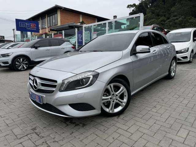 Mercedes-Benz Classe A 200 1.6 TB 16V Urban 156cv Aut.