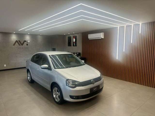 Volkswagen Polo Sedan 1.6 Mi Total Flex 8V 4p  - Prata - 2014/2014