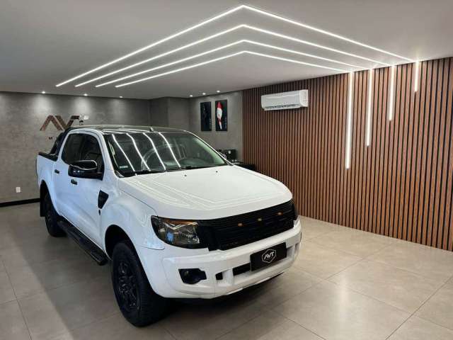 Ford Ranger XLS 2.5 16V 4x2 CD Flex  - Branca - 2015/2015