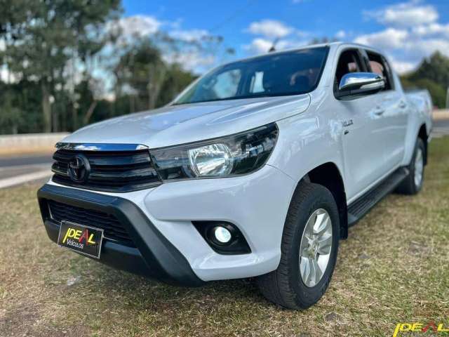 Toyota Hilux SRV 2.7 - Branca - 2017/2017