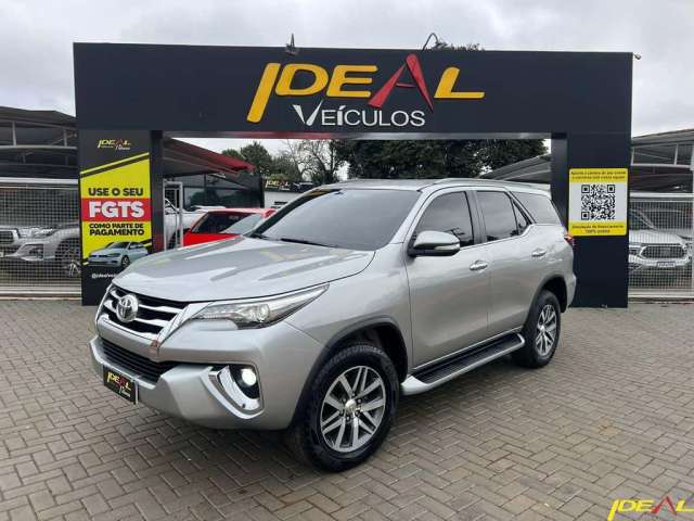 Toyota Hilux SW4 SW4 SRX - Prata - 2016/2017