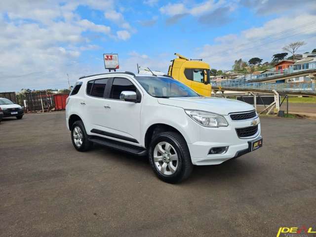 Chevrolet Trailblazer LTZ 2.8 - Branca - 2015/2016