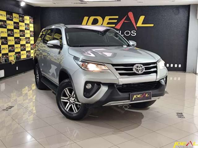 Toyota Hilux SW4 SR  - Prata - 2017/2017