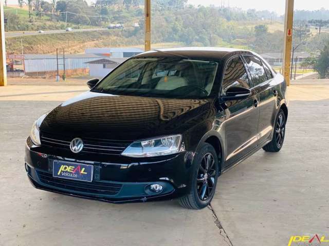 Volkswagen Jetta 2.0 - Preta - 2012/2013